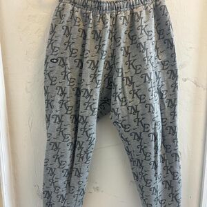 Nike Men's Grey Joggers-tracksuits